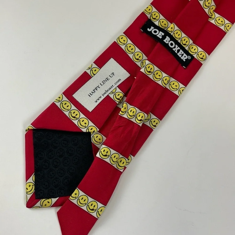 Joe Boxer Mens Tie Necktie Red Smiley Face Happy Line Up Silk USA